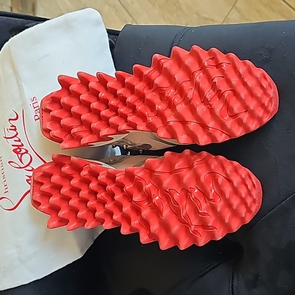 🔥 Loubi Sharks🔥 Like New Condtion - Picture 8 of 9